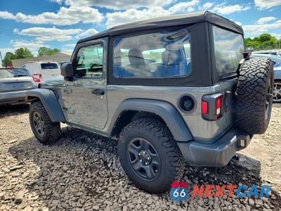 Drugie zdjęcie samochodu z przodu: 2022 JEEP WRANGLER SPORT VIN:1C4GJXAN4NW174799 - miniatura