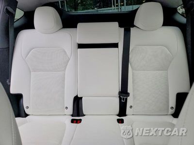 Zdjęcie 10 z 13 samochodu: 2026 TESLA MODEL Y VIN:7SAYGDED9TF531059 - miniatura