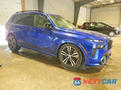 Czwarte zdjęcie samochodu z boku: 2025 BMW X7 M60I VIN:5UX33EM04S9X32138 - miniatura