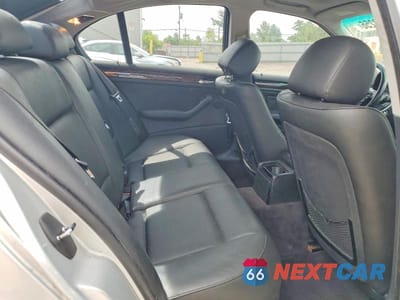Zdjęcie 10 z 12 samochodu: 2005 BMW 325 I VIN:WBAEV33465KW17628 - miniatura