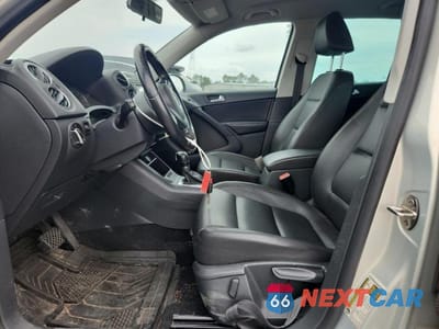 Zdjęcie 7 z 13 samochodu: 2013 VOLKSWAGEN TIGUAN S VIN:WVGAV3AX5DW617248 - miniatura