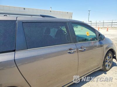 Zdjęcie 10 z 12 samochodu: 2016 TOYOTA SIENNA SE VIN:5TDXK3DC4GS756937 - miniatura