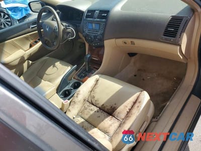 Zdjęcie 8 z 12 samochodu: 2006 HONDA ACCORD EX VIN:1HGCM66506A044043 - miniatura