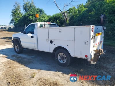 Drugie zdjęcie samochodu z przodu: 2005 CHEVROLET SILVERADO C2500 HEAVY DUTY VIN:1GBHC24U85E295270 - miniatura