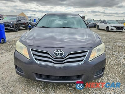 Piąte zdjęcie samochodu w środku: 2010 TOYOTA CAMRY LE VIN:4T1BF3EK8AU093326 - miniatura