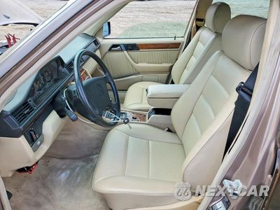 Zdjęcie 7 z 12 samochodu: 1993 MERCEDES-BENZ 300-CLASS VIN:WDBEA32E2RC147539 - miniatura
