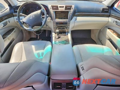 Zdjęcie 8 z 12 samochodu: 2007 LEXUS LS 460L VIN:JTHGL46F775011484 - miniatura