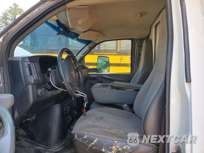Zdjęcie 7 z 13 samochodu: 2012 GMC SAVANA BOX TRUCK VIN:1GD374BG0C1149304 - miniatura