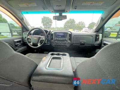 Zdjęcie 9 z 10 samochodu: 2019 CHEVROLET SILVERADO K2500 HEAVY DUTY LT VIN:1GC1KSEY4KF265478 - miniatura