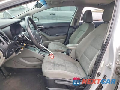 Zdjęcie 7 z 12 samochodu: 2015 KIA FORTE LX VIN:KNAFK4A62F5408085 - miniatura