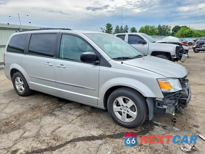 Czwarte zdjęcie samochodu z boku: 2010 DODGE GRAND CARAVAN SXT VIN:2D4RN5D13AR124881 - miniatura