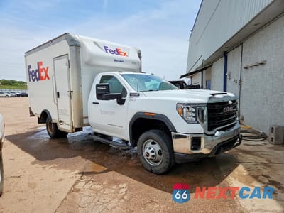 Czwarte zdjęcie samochodu z boku: 2023 GMC SIERRA K35 - BOX TRUCK VIN:1GD39SE73PF230946 - miniatura