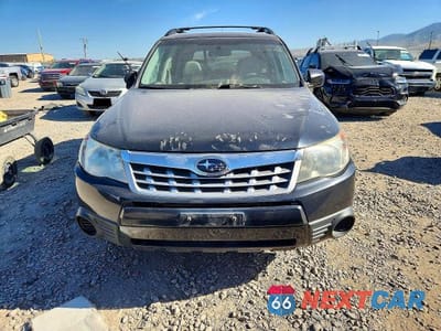 Piąte zdjęcie samochodu w środku: 2011 SUBARU FORESTER 2.5X PREMIUM VIN:JF2SHADC9BH741068 - miniatura