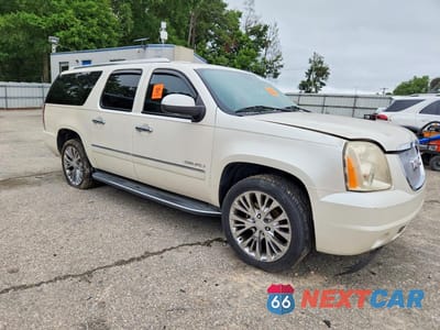 Czwarte zdjęcie samochodu z boku: 2012 GMC YUKON XL DENALI VIN:1GKS2MEF3CR107460 - miniatura