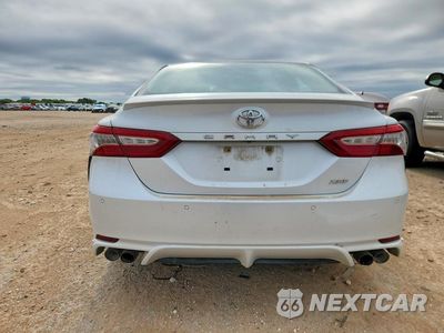 Zdjęcie 6 z 12 samochodu: 2018 TOYOTA CAMRY VIN:4T1B61HK3JU012197 - miniatura