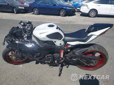 Trzecie zdjęcie samochodu z tyłu: 2024 KAWASAKI ZX636 K VIN:JKBZXJK17RA002503 - miniatura