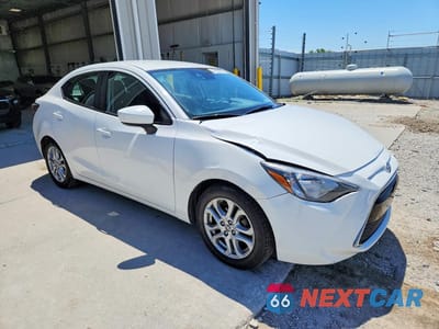 Czwarte zdjęcie samochodu z boku: 2016 SCION IA BASE VIN:3MYDLBZV8GY110461 - miniatura