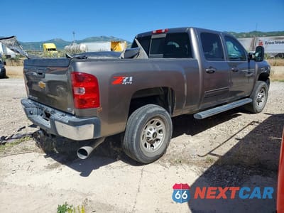 Trzecie zdjęcie samochodu z tyłu: 2014 CHEVROLET SILVERADO K3500 LTZ VIN:1GC4K1E80EF116593 - miniatura