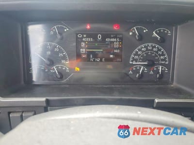 Zdjęcie 8 z 10 samochodu: 2019 VOLVO VNL SEMI TRUCK VIN:4V4NC9EH3KN221831 - miniatura