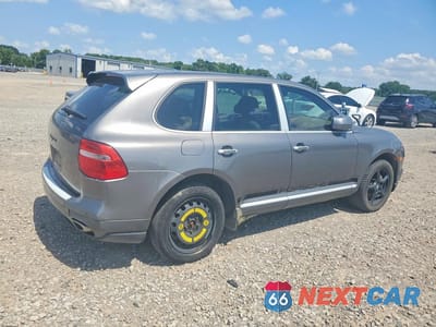 Trzecie zdjęcie samochodu z tyłu: 2010 PORSCHE CAYENNE VIN:WP1AA2AP0ALA00197 - miniatura