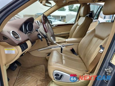Zdjęcie 7 z 13 samochodu: 2010 MERCEDES-BENZ GL 550 4MATIC VIN:4JGBF8GE6AA616073 - miniatura