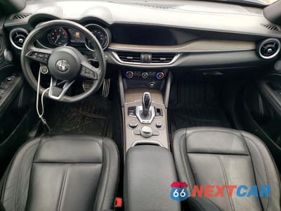 Zdjęcie 8 z 13 samochodu: 2022 ALFA ROMEO STELVIO TI VIN:ZASPAKBN0N7D32722 - miniatura