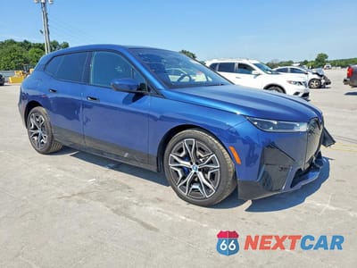 Czwarte zdjęcie samochodu z boku: 2025 BMW IX XDRIVE50 VIN:WB523CF0XSCU48350 - miniatura