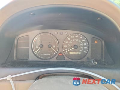Zdjęcie 9 z 12 samochodu: 1999 TOYOTA COROLLA VE VIN:2T1BR12E9XC255548 - miniatura