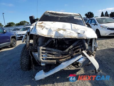 Piąte zdjęcie samochodu w środku: 2011 GMC SIERRA K1500 SLE VIN:3GTP2VE38BG274005 - miniatura