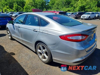 Drugie zdjęcie samochodu z przodu: 2016 FORD FUSION S VIN:3FA6P0G70GR323537 - miniatura