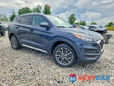 Czwarte zdjęcie samochodu z boku: 2020 HYUNDAI TUCSON SEL VIN:KM8J3CAL3LU213510 - miniatura