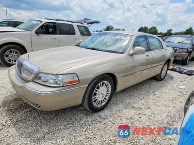 2009 LINCOLN TOWN CAR SIGNATURE LIMITED 2LNHM82V79X636066 - główne zdjęcie licytacji z USA - miniatura