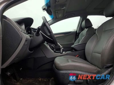 Zdjęcie 7 z 13 samochodu: 2011 HYUNDAI SONATA HYBRID VIN:KMHEC4A47BA015528 - miniatura