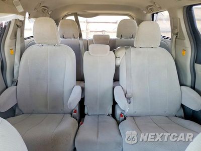 Zdjęcie 10 z 13 samochodu: 2011 TOYOTA SIENNA LE VIN:5TDKK3DC5BS086737 - miniatura