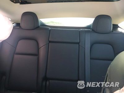 Zdjęcie 10 z 13 samochodu: 2024 TESLA MODEL Y VIN:7SAYGAEE3RF132860 - miniatura