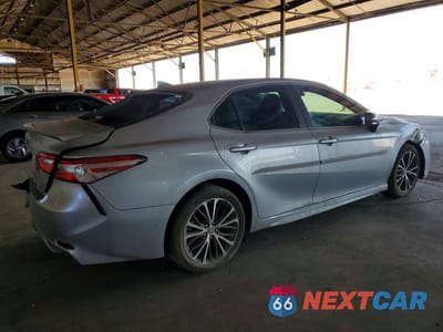 Trzecie zdjęcie samochodu z tyłu: 2020 TOYOTA CAMRY SE VIN:4T1J11AK4LU949633 - miniatura