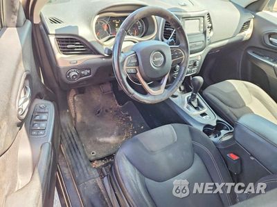 Zdjęcie 8 z 12 samochodu: 2017 JEEP CHEROKEE LATITUDE VIN:1C4PJMCB5HW519070 - miniatura