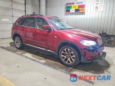 Czwarte zdjęcie samochodu z boku: 2013 BMW X5 XDRIVE35I VIN:5UXZV4C53D0B01239 - miniatura