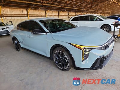 Czwarte zdjęcie samochodu z boku: 2025 KIA K4 GT LINE VIN:3KPFW4DE9SE229020 - miniatura