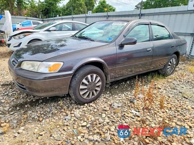 2000 TOYOTA CAMRY CE 4T1BG22K5YU986186 - główne zdjęcie licytacji z USA - miniatura