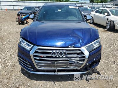 Piąte zdjęcie samochodu w środku: 2019 AUDI SQ5 PREMIUM PLUS VIN:WA1B4AFY9K2029403 - miniatura