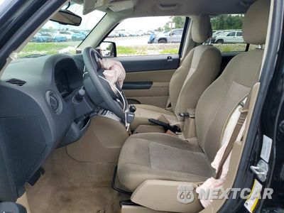 Zdjęcie 7 z 13 samochodu: 2016 JEEP PATRIOT SPORT VIN:1C4NJPBA2GD512461 - miniatura