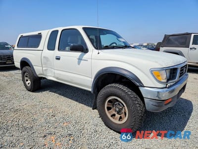 Czwarte zdjęcie samochodu z boku: 1996 TOYOTA TACOMA XTRACAB VIN:4TAWM72N0TZ100465 - miniatura