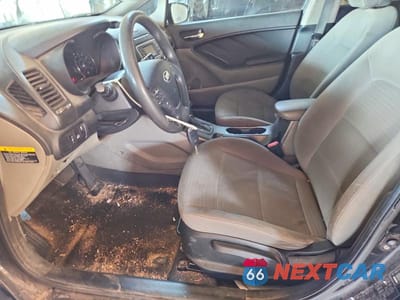 Zdjęcie 7 z 12 samochodu: 2014 KIA FORTE LX VIN:KNAFX4A63E5082040 - miniatura