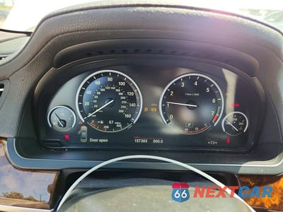 Zdjęcie 9 z 13 samochodu: 2013 BMW 740 I VIN:WBAYA6C50DD143813 - miniatura