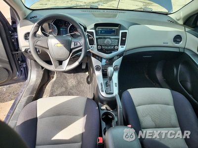 Zdjęcie 8 z 12 samochodu: 2013 CHEVROLET CRUZE LS VIN:1G1PA5SH2D7147048 - miniatura