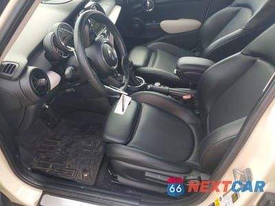 Zdjęcie 7 z 12 samochodu: 2017 MINI COOPER VIN:WMWXU1C57H2E19110 - miniatura