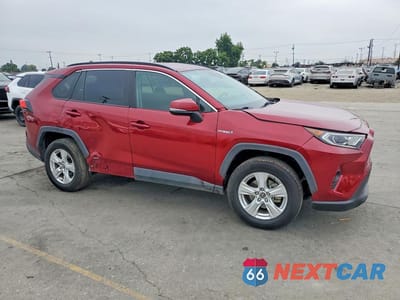 Czwarte zdjęcie samochodu z boku: 2021 TOYOTA RAV4 XLE VIN:4T3RWRFV5MU025488 - miniatura
