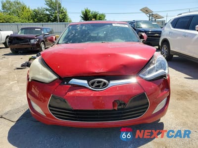 Piąte zdjęcie samochodu w środku: 2012 HYUNDAI VELOSTER BASE VIN:KMHTC6AD1CU034742 - miniatura