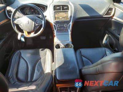 Zdjęcie 8 z 14 samochodu: 2017 LINCOLN MKX RESERVE VIN:2LMPJ8LR3HBL43271 - miniatura